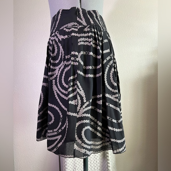 Banana Republic Silk Swing Skirt size 12 with sequin illusion - Picture 3 of 5